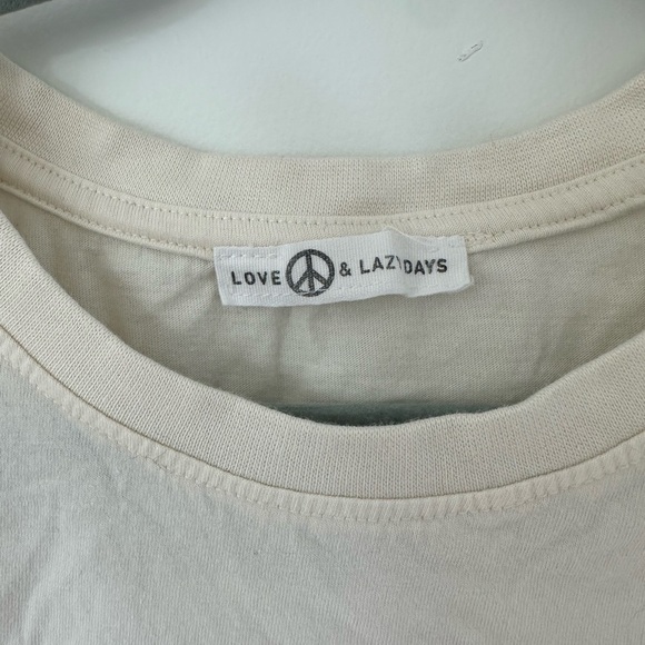 Love & Lazy Days World Tour Grand Pre Graphic Crop Top T-Shirt - Picture 3 of 4